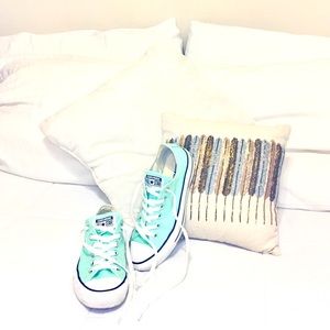 Mint Green, Low-Top Converse!